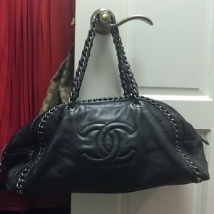 black chanel bag silver chain